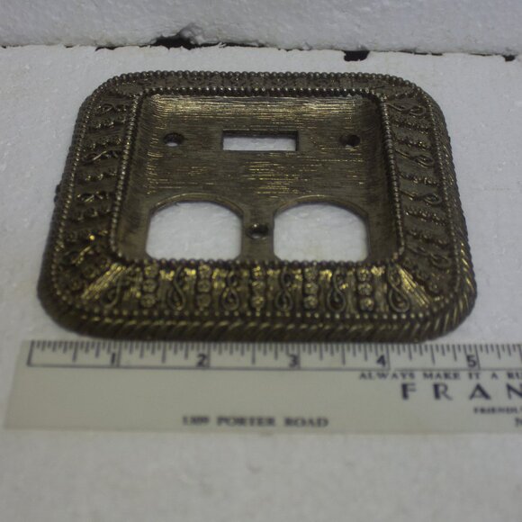 Vintage American Tack & Hardware Outlet & Switch Plate Cover Metal - Picture 4 of 4